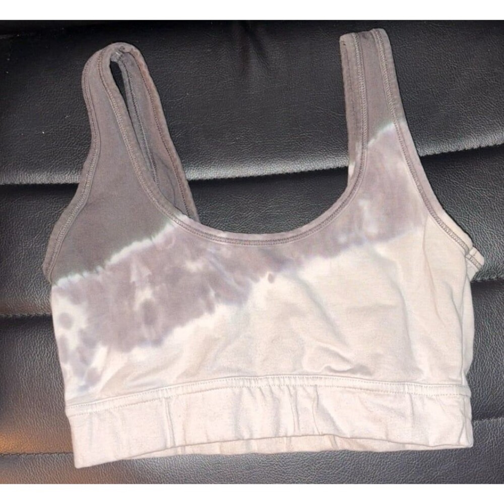 sports bra